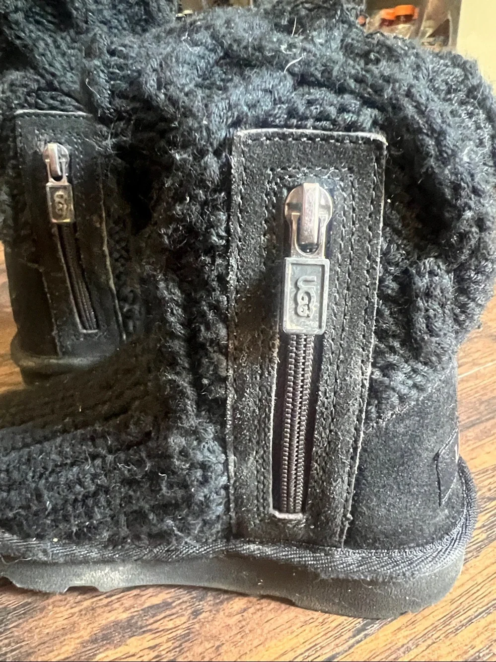 UGG Classic Toddlers  Cardi Cable Knit boots black size 9
